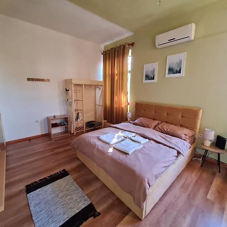 Ex-Block District Charming Studio Apartment With Treeish Sorrounding View! Тирана Экстерьер фото